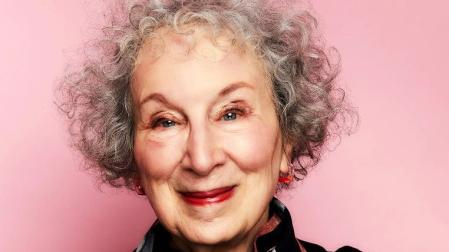 La escritora, profesora de literatura, ensayista y activista política Margaret Atwood