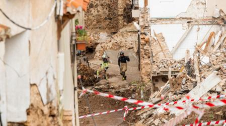 Dana Letur. Equipos de bomberos trabajan en la zona del desastre