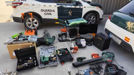 Efectos intervenidos por la Guardia Civil tras detener a la presunta autora de seis robos en viviendas de Loranca de Tajuña