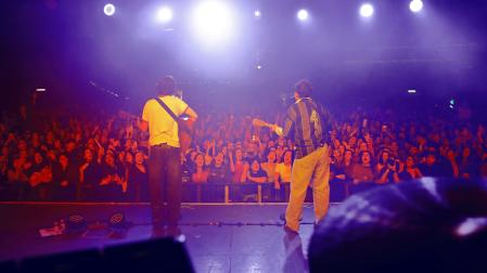 Besmaya durante su concierto en La Riviera