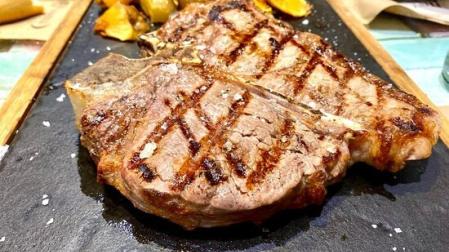 Chuletón a la brasa en el restaurante 'Abrasador'