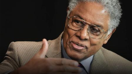 Para Thomas Sowell las clásicas políticas contra la pobreza no tienen en cuenta muchos factores y por eso no funcionan