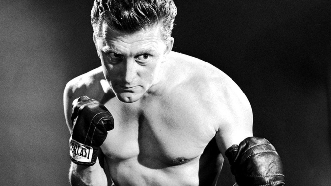 Kirk Douglas interpretó al boxeador Midge Kelly en «El ídolo de barro» (1949), de Mark Robson. Los dos compartían una cosa: ambos querían ganar