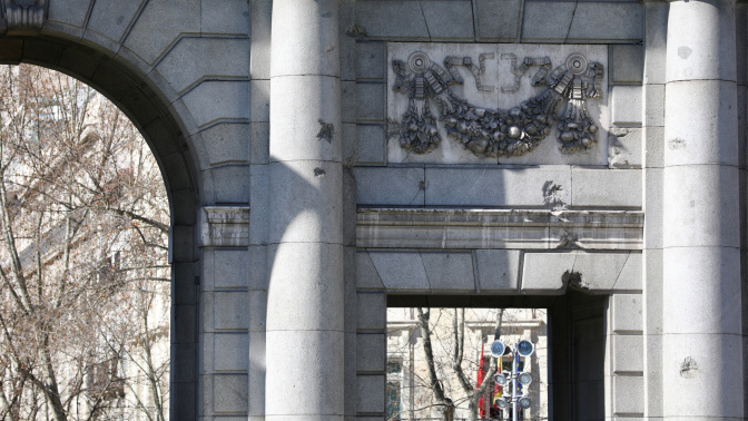 Los recuerdos de las balas que asediaron el ahora emblema de la ciudad de Madrid aún son visibles a simple vista