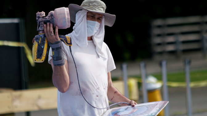 El retrato representa al pediatra Ydelfonso Decco, fallecido durante la pandemia