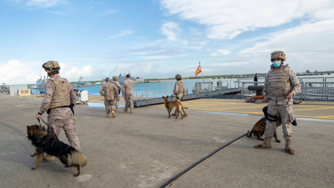 Militares durante ejercicios de entrenamiento en la base de Rota