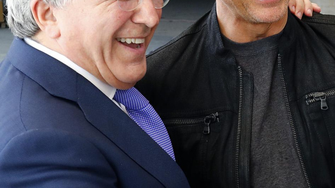 Enrique Cerezo y Tom Cruise.