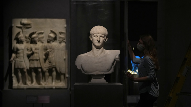 Busto del emperador romano Nerón, expuesto en la exposición "Nerón: el hombre tras el mito" que acoge el British Museum de Londres