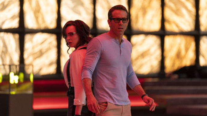 Jodie Comer (i) y Ryan Reynolds, protagonistas de "Free Guy" / Alan Markfield/20th Century Studios via AP