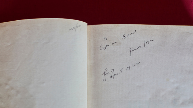 Primera edición del libro Ulysses de James Joyce en posesión del cantante Joaquin Sabina. Se cumplen 100 años de la gran novela del siglo XX con la que James Joyce reinventó tanto la manera de escribir como la de leer.