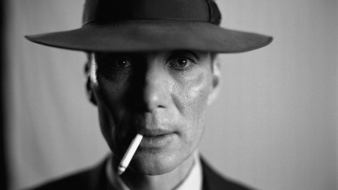 Cillian Murphy interpreta a Robet Oppenheimer en la nueva película de Christopher Nolan