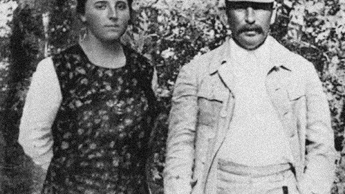 El líder soviético Josef Stalin con su segunda esposa, Nadezhda Alliluyeva