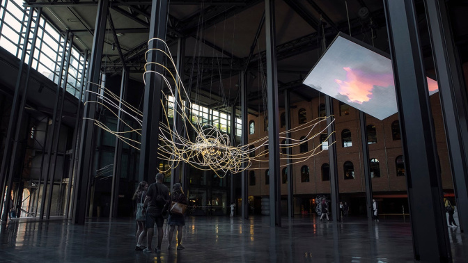 La obra de Grimanesa Amorós en el Azkuna Zentroa Alhóndiga de Bilbao