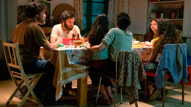 Un fotograma de "La casa entre los cactus"