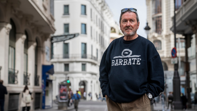 Barbate es el lugar que da paz al autor, que no duda en hacer bandera de la localidad gaditana