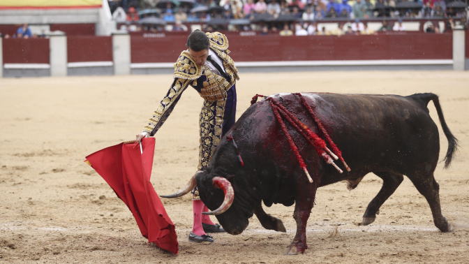 MADRID, 02/06/2023.- El diestro José Ignacio Uceda Leal durante el vigésimo primer festejo taurino de la Feria San Isidro, con toros de la ganadería del Torero, este viernes en la Monumental de Las Ventas, en Madrid. 