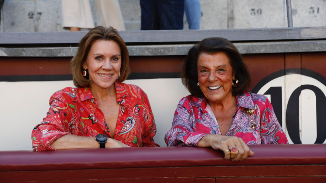 María Dolores de Cospedal y Pilar González del Valle