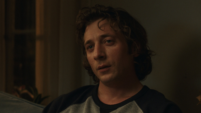 Jeremy Allen White en "Esto va a doler" ("Fingernails")