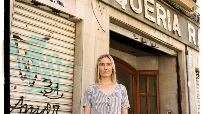 Beatriz Serrano debuta en la novela con una historia de ficción repleta de ironía