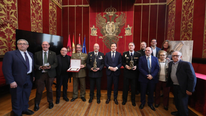 Foto de familia en la presentación del programa de Semana Santa de Toledo 2024