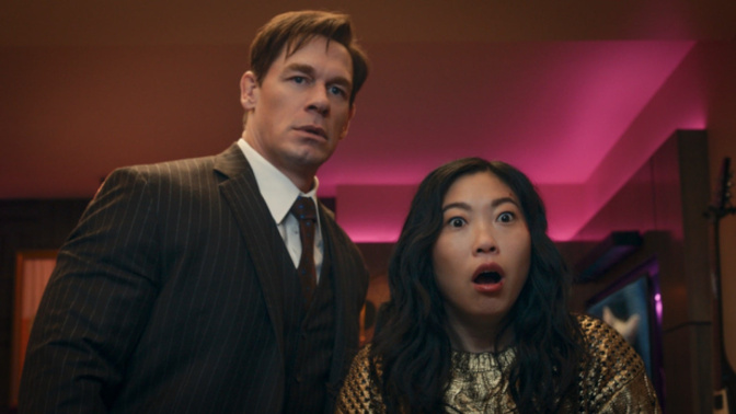 John Cena y Awkwafina en "Jackpot!", de Prime Video